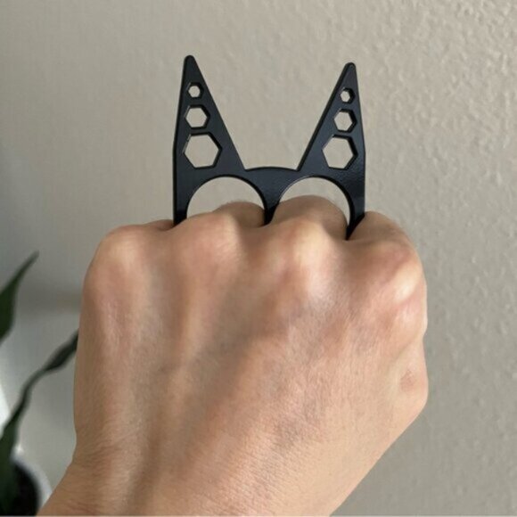 Black Cat Self Defense Keychain - Picture 7 of 7